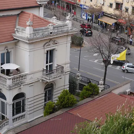 Center Daire Tiran